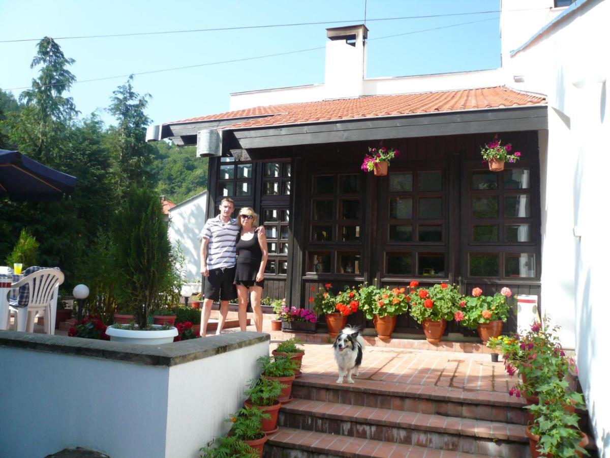 Мечтаната Селска Къща На Реката Със Семейство И Приятели! Ribarica Exterior photo